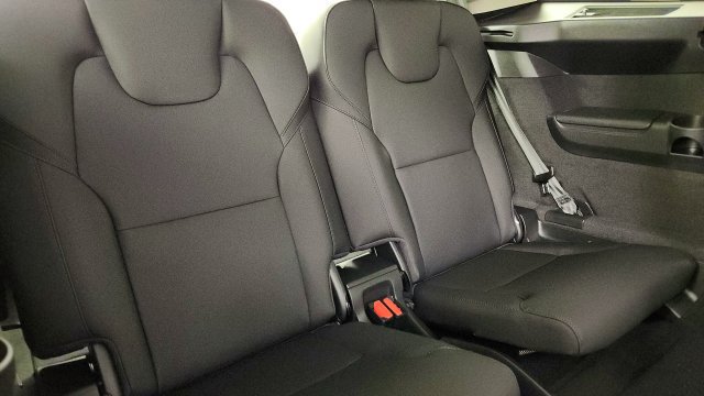Used 2026 Volvo XC90 B5 Core AWD/4WD image 32