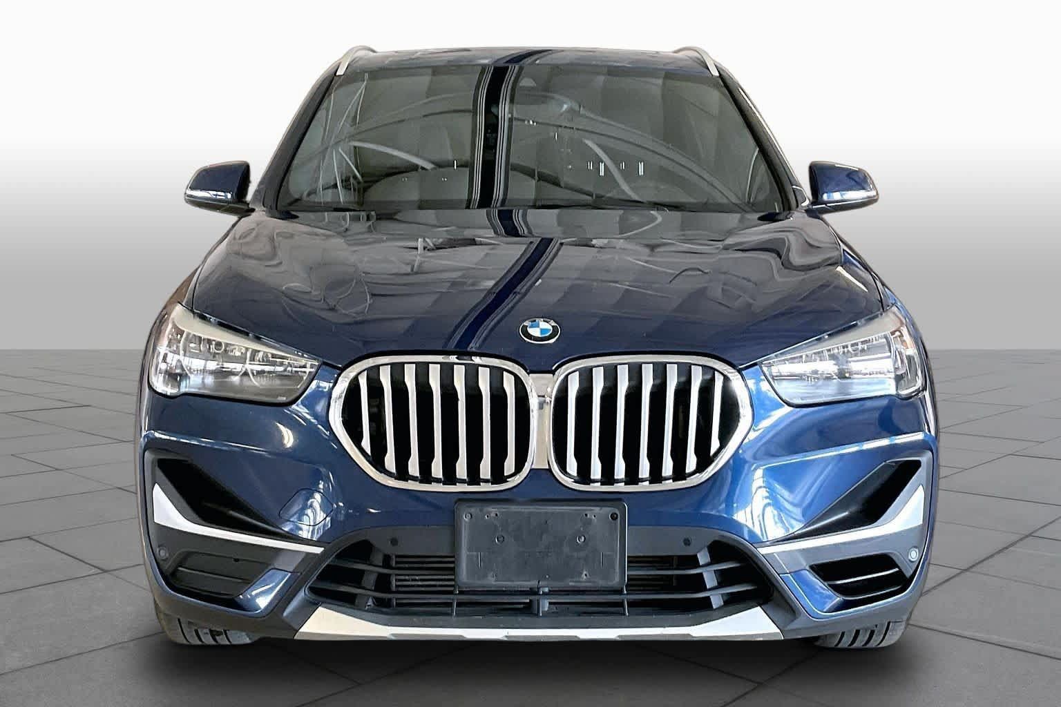 Used 2022 BMW X1 xDrive28i w/ Convenience Package AWD/4WD image 3