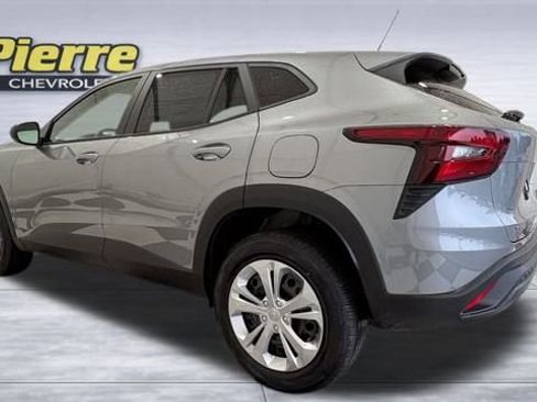 New 2026 Chevrolet Trax LS image 2