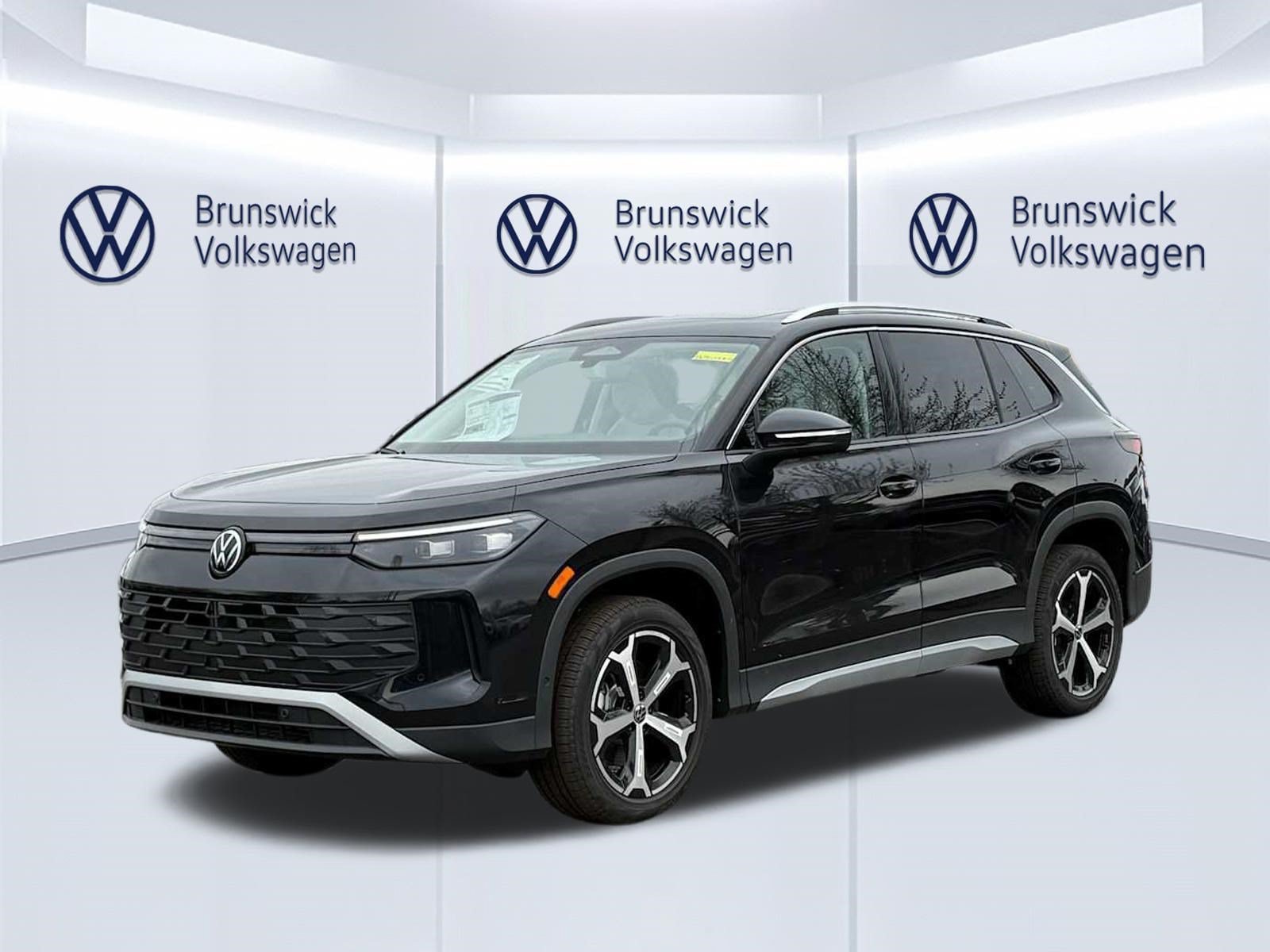 New 2026 Volkswagen Tiguan SE AWD/4WD image 1