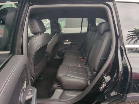 Used 2024 Mercedes-Benz GLB 250 image 5