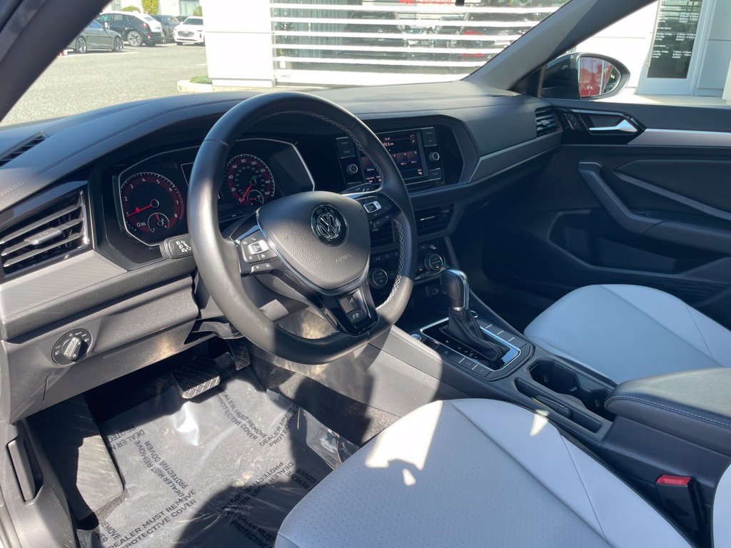 Used 2019 Volkswagen Jetta R-Line w/ R-Line Cold Weather Package FWD image 20