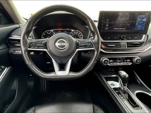 Used 2023 Nissan Altima 2.0 SR FWD image 8