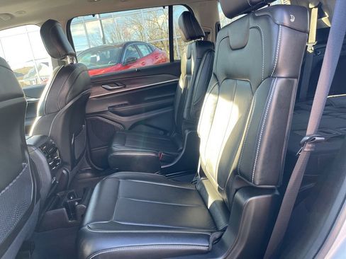 Used 2023 Jeep Grand Cherokee L Limited w/ Luxury Tech Group II image 20