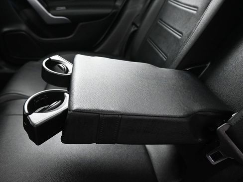 Used 2020 Mercedes-Benz CLA 250 4MATIC image 37