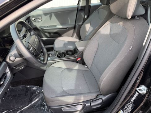 Used 2025 Kia K4 LXS image 28