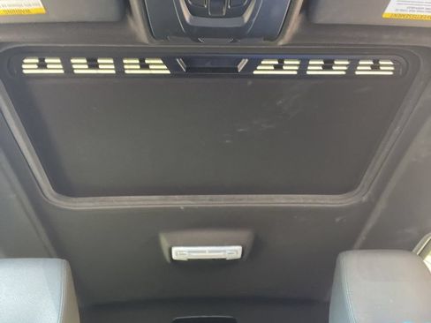 Used 2018 BMW 330e RWD image 10
