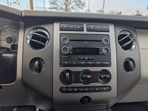 Used 2011 Ford Expedition EL XLT image 12