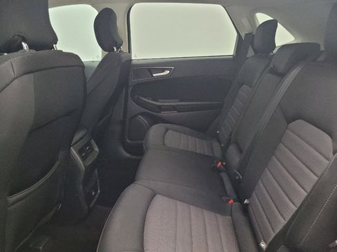 Used 2018 Ford Edge SE FWD image 18