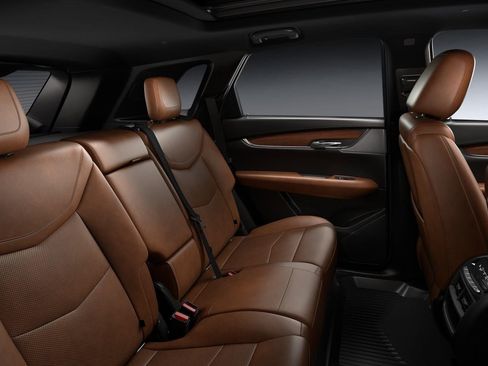 New 2025 Cadillac XT5 Premium Luxury w/ LPO, Floor Liner Package image 36