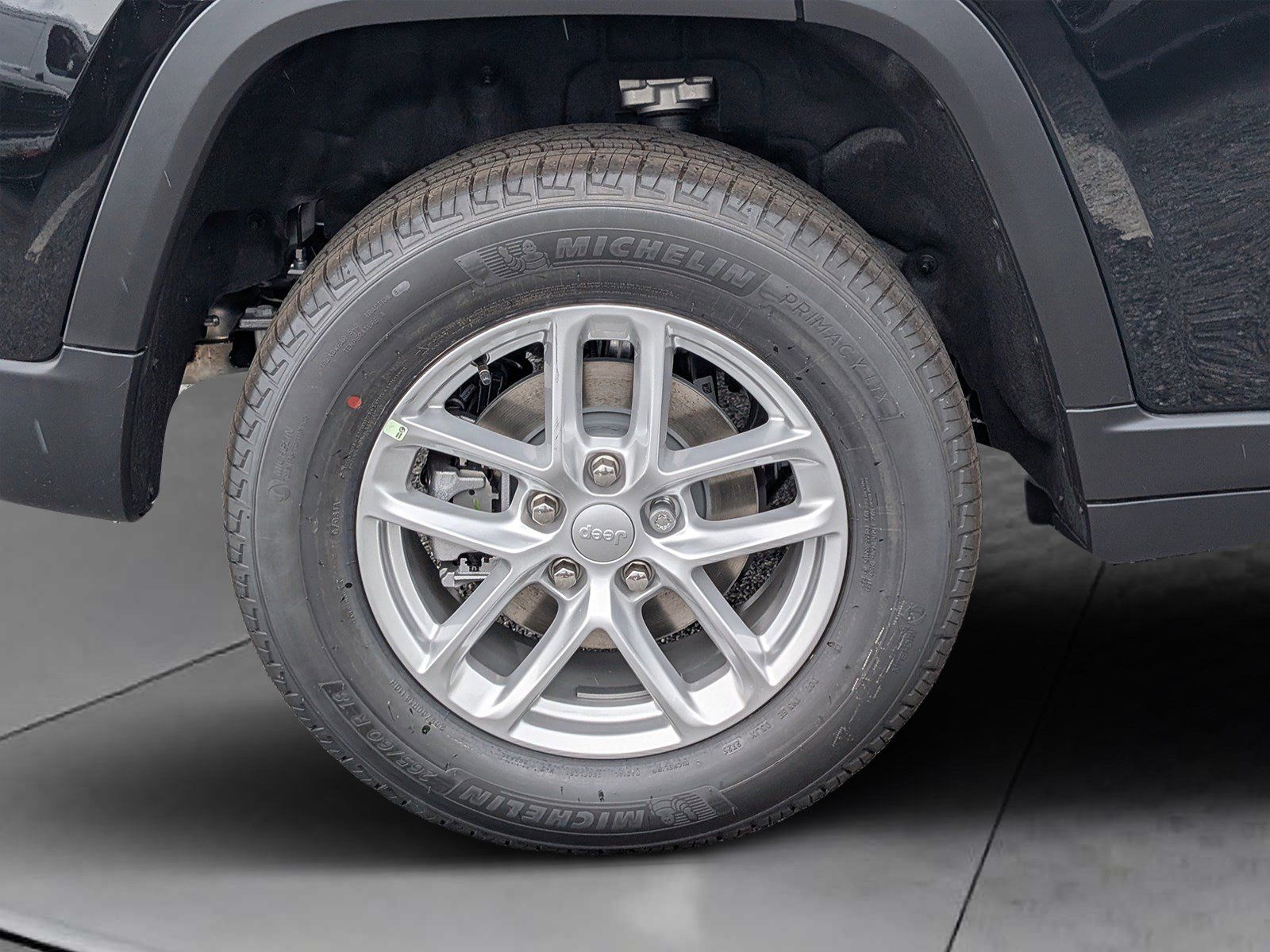 New 2025 Jeep Grand Cherokee Laredo w/ Luxury Tech Group I AWD/4WD image 8