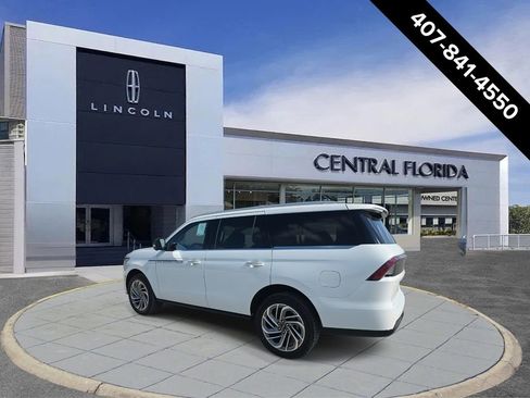 New 2026 Lincoln Navigator Reserve image 5