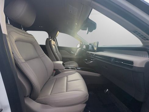 Certified 2024 Lincoln Corsair Premiere w/ Equipment Group 101A image 15