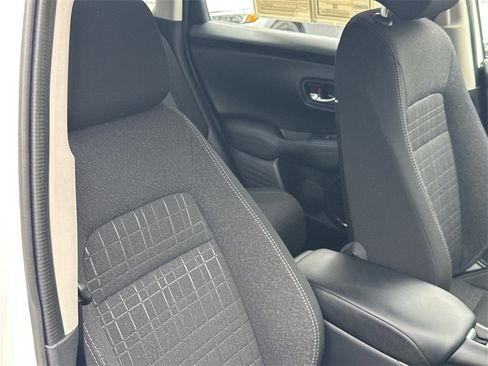 Used 2025 Honda HR-V LX image 10