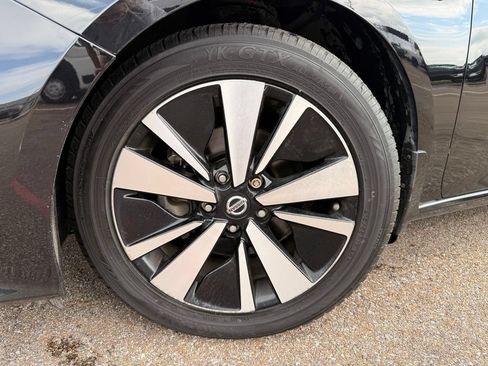Used 2020 Nissan Altima 2.5 SV FWD image 16