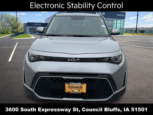 Used 2025 Kia Soul LX FWD image 9