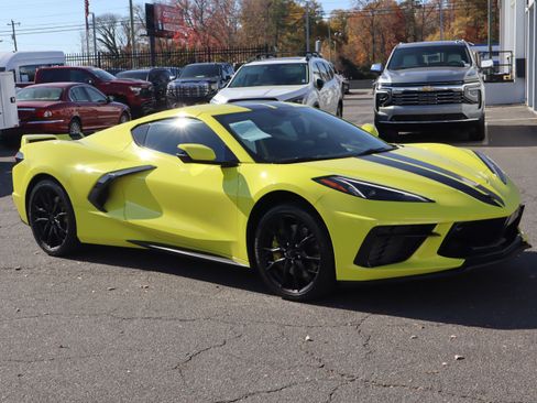 Used 2024 Chevrolet Corvette Stingray Preferred Cpe w/ Z51 Performance Package image 2