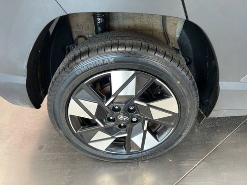 Used 2024 Hyundai Kona SEL w/ Convenience Package AWD/4WD image 9