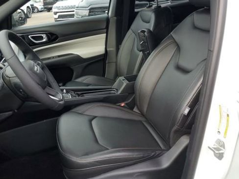 Certified 2024 Jeep Compass Limited image 22