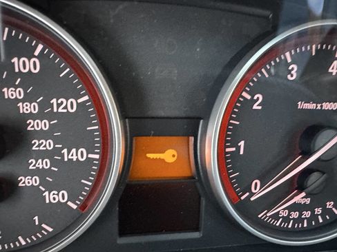 Used 2010 BMW 328i Sedan RWD image 19