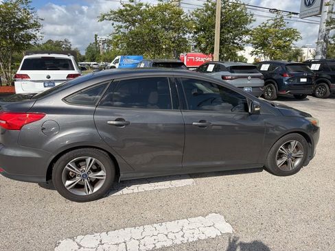 Used 2016 Ford Focus SE FWD image 23
