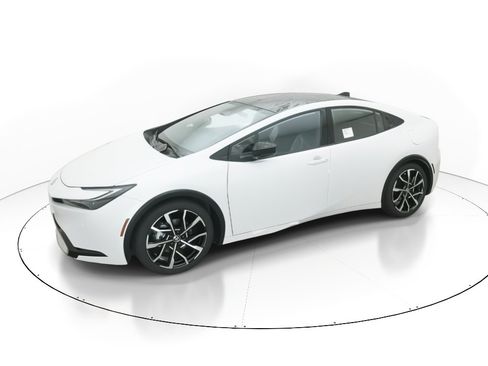 New 2026 Toyota Prius Plug-In Hybrid image 2
