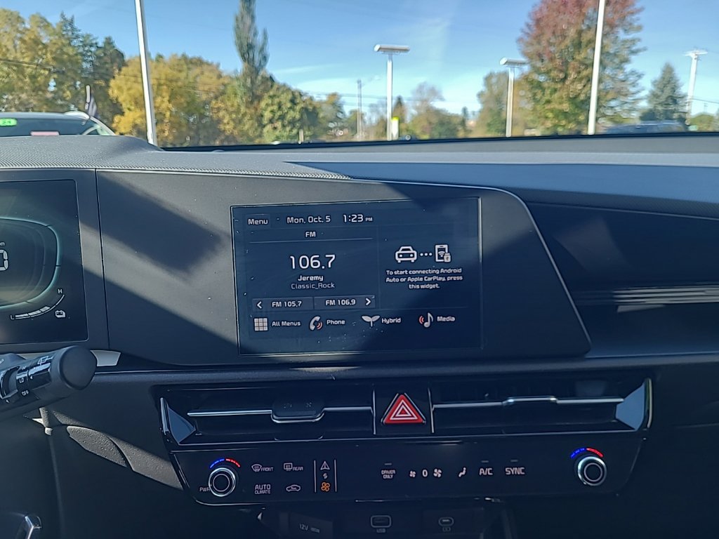 Certified 2025 Kia Niro LX FWD image 21