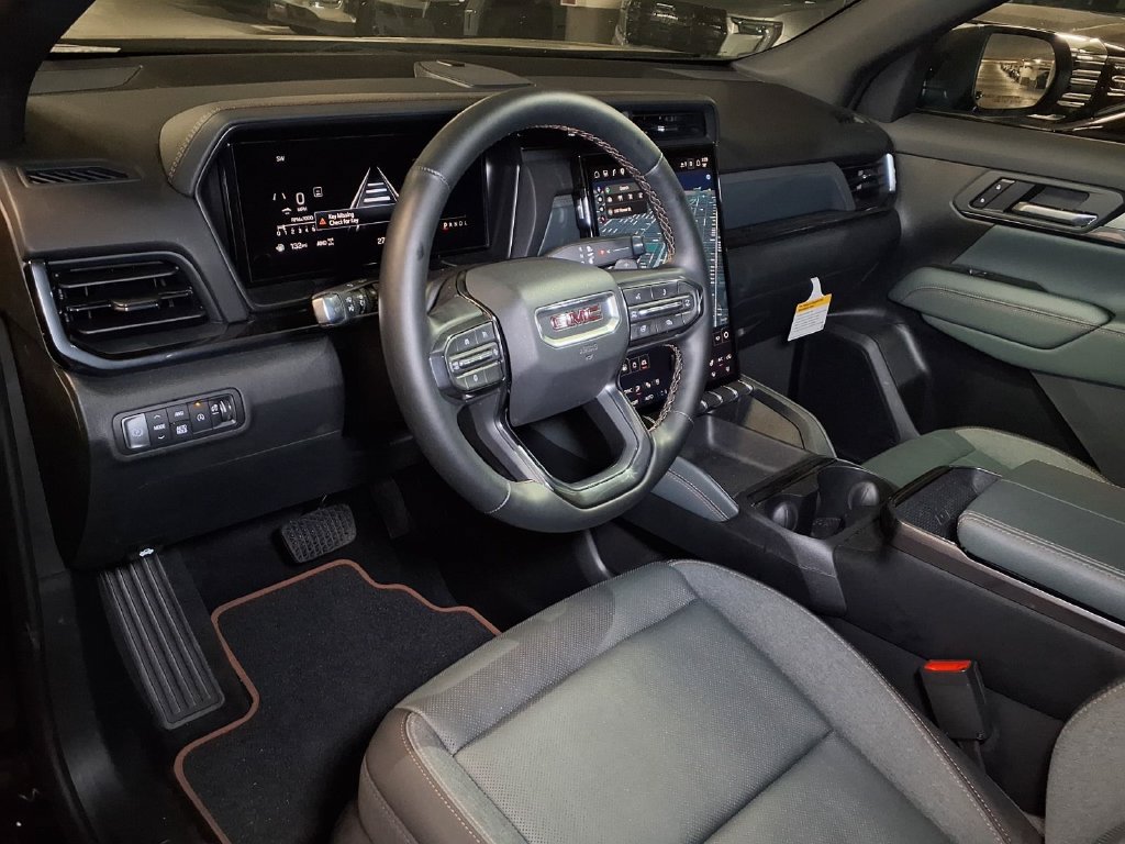 Used 2026 GMC Terrain AT4 w/ Convenience Package III AWD/4WD image 4