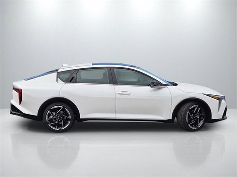 New 2025 Kia K4 GT-Line image 4