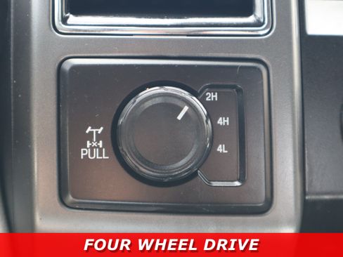 Used 2019 Ford F350 XLT w/ XLT Premium Package AWD/4WD image 24