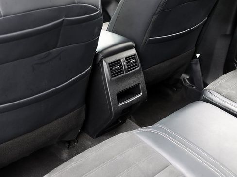 Used 2024 Mitsubishi Outlander SE image 14