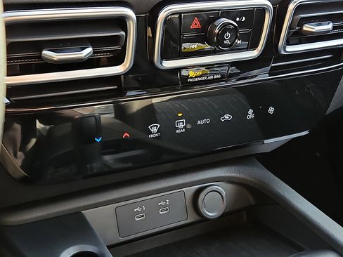 New 2026 Nissan Sentra SV image 13