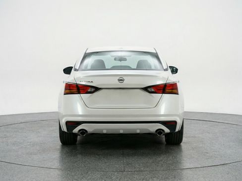 Used 2025 Nissan Altima 2.5 SV image 7