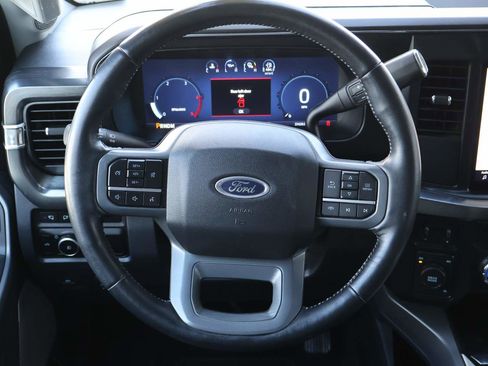 Used 2024 Ford F250 Lariat image 12