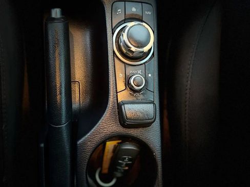 Used 2017 Toyota Yaris iA image 16