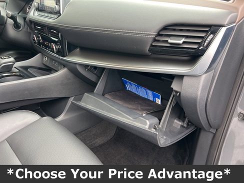 Used 2023 Nissan Rogue SV w/ SV Premium Package image 32