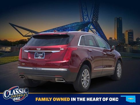 Used 2017 Cadillac XT5 Luxury w/ Driver Awareness Package FWD image 7