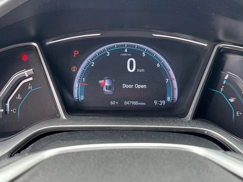 Used 2019 Honda Civic Touring image 21