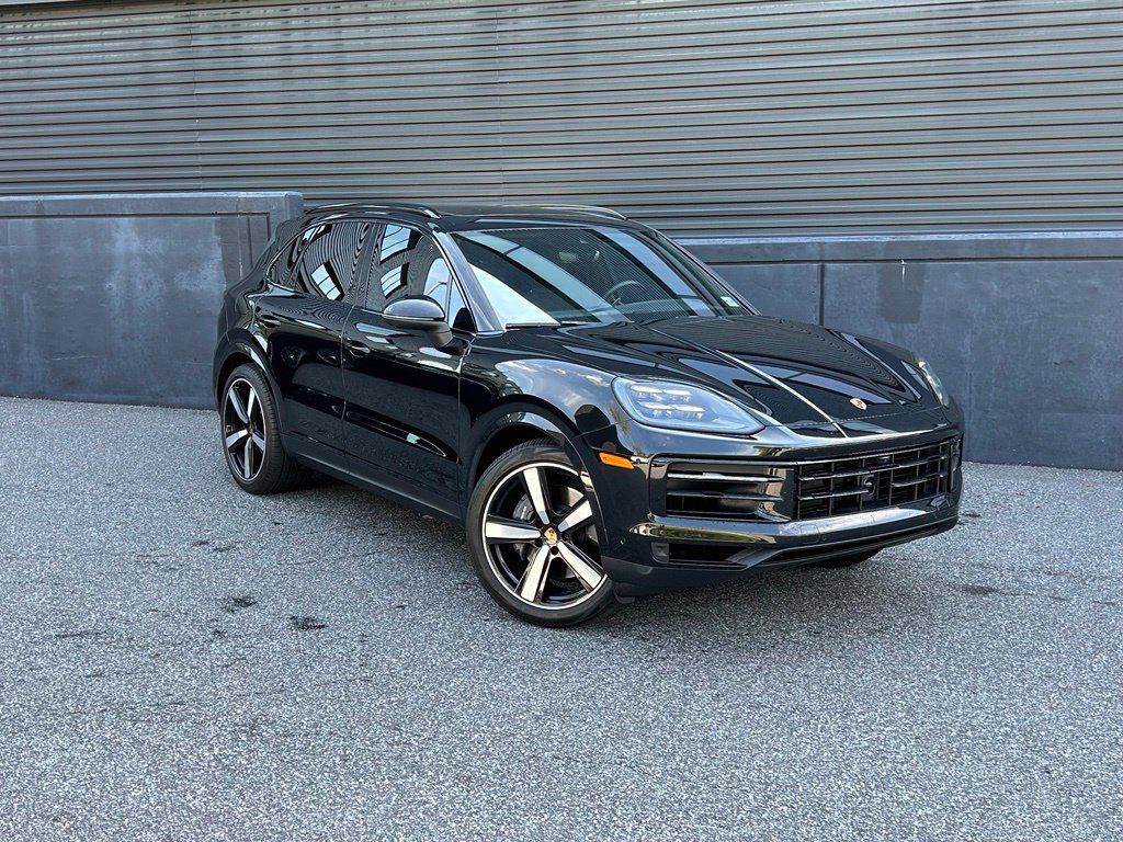 Certified 2025 Porsche Cayenne AWD/4WD image 12