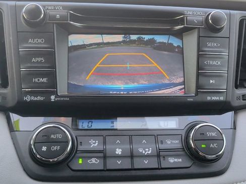 Used 2017 Toyota RAV4 XLE FWD image 25