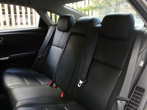 Used 2013 Toyota Avalon XLE Touring FWD image 22