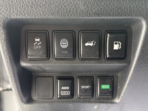 Used 2020 Nissan Rogue SV image 20