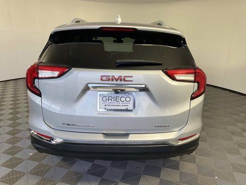 Used 2022 GMC Terrain SLT w/ Infotainment Package II AWD/4WD image 7