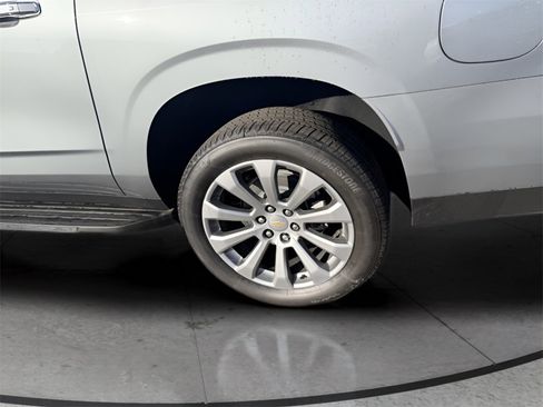 New 2026 Chevrolet Suburban Premier image 9