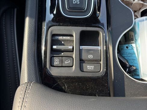 Used 2025 Honda Pilot Elite image 28