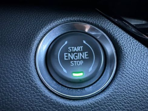 Used 2025 Buick Enclave Preferred FWD image 36