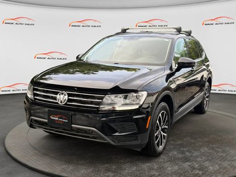 Used 2021 Volkswagen Tiguan SE w/ Panoramic Sunroof Package AWD/4WD image 1