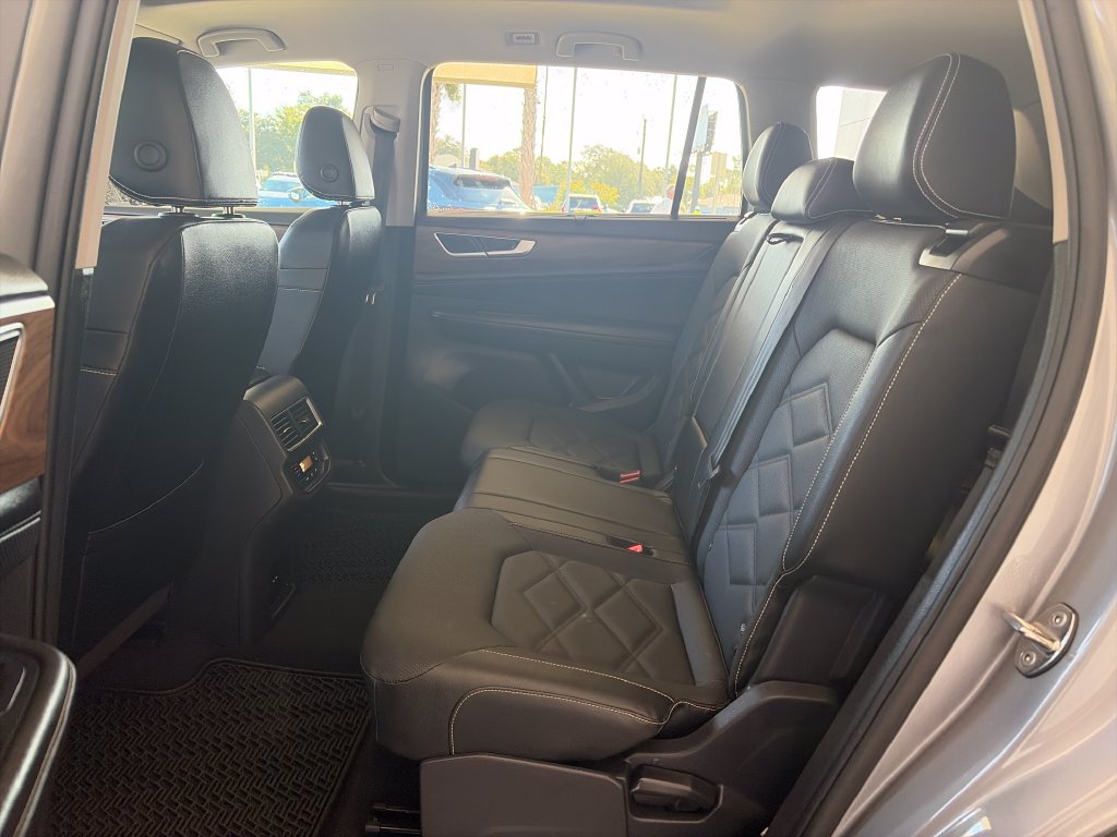 Certified 2024 Volkswagen Atlas SE FWD image 31