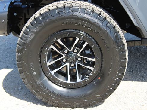 New 2026 Jeep Wrangler Unlimited Rubicon 392 w/ Quick Order Package 27X Moab AWD/4WD image 8