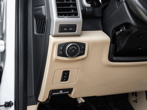 Used 2019 Ford F250 Lariat w/ Chrome Package AWD/4WD image 39